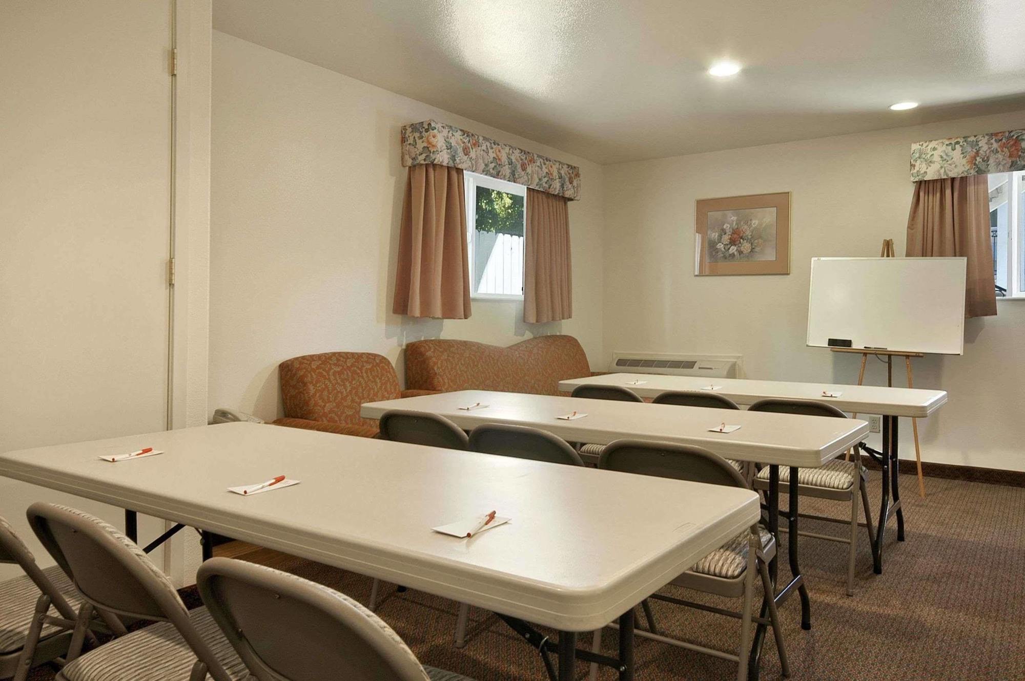 Olive Tree Inn & Suites San Luis Obispo Instalações foto